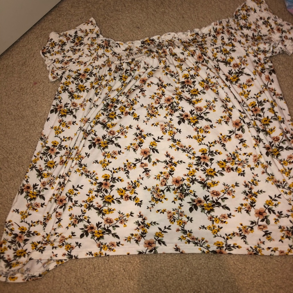 American Eagle top